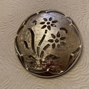 Vintage signed Sarah Coventry Pin Brooch.